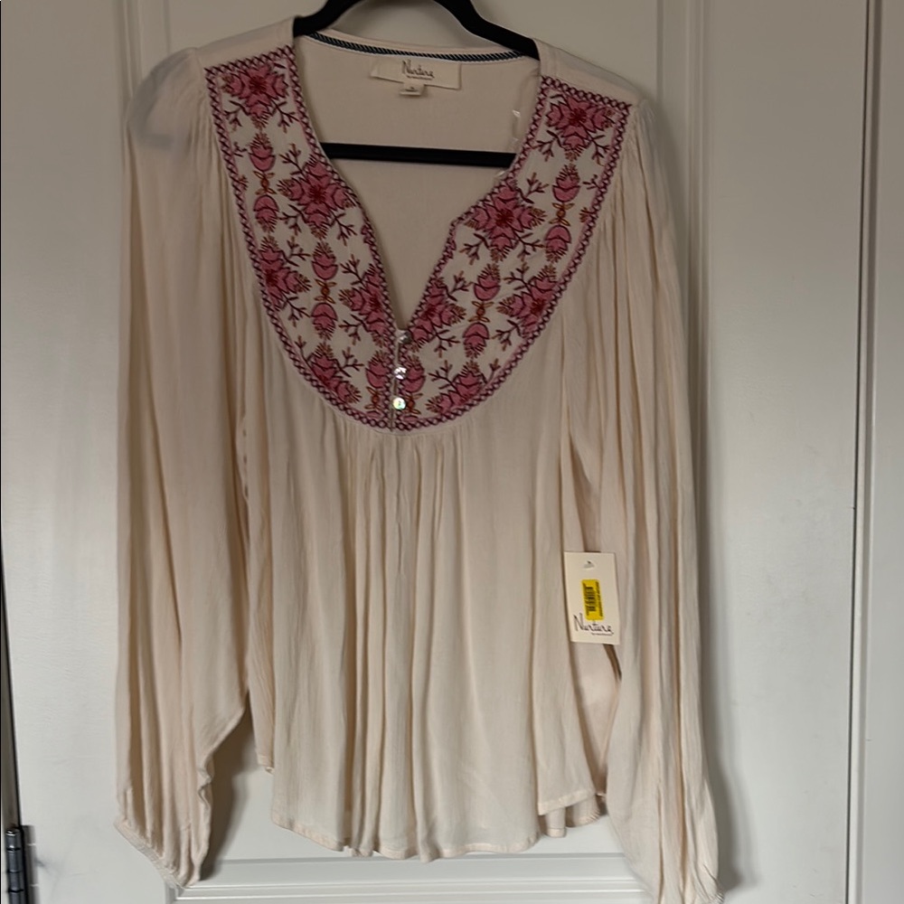 NWT Women’s Nurture Cream and Pink Embroidered Top. Size Small